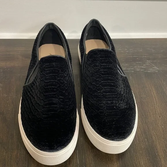 Aldo Faux velvet snakeskin sneaker - Picture 2 of 7